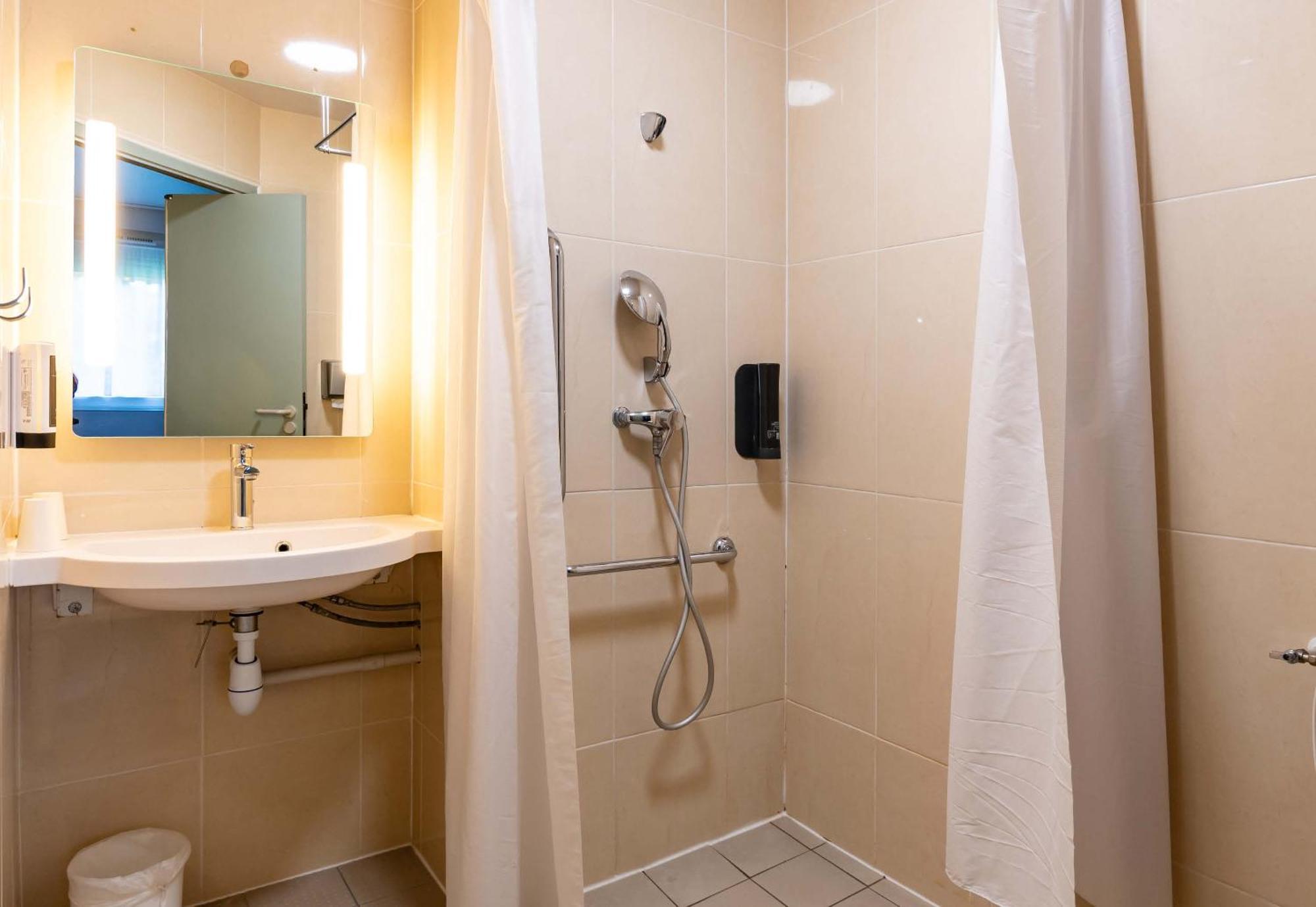 B&B Hotel Valence Sud מראה חיצוני תמונה